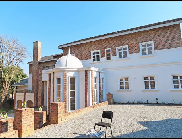 7 BEDROOM HOUSE FOR SALE IN BRYANSTON